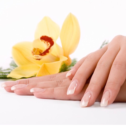 Q-NAILS LOUNGE - manicure